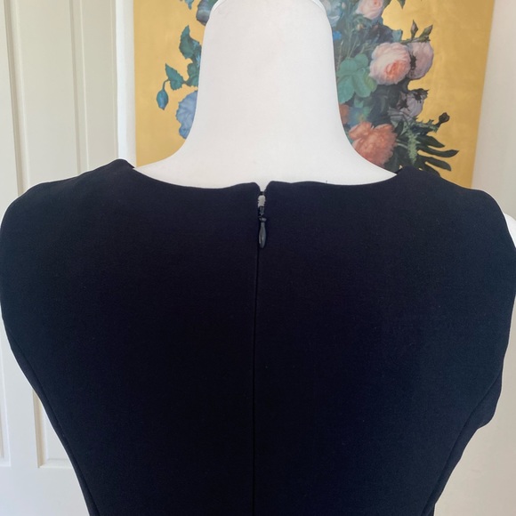 Elegant full length knit sleeveless gown with front detail size 8 - Picture 5 of 12